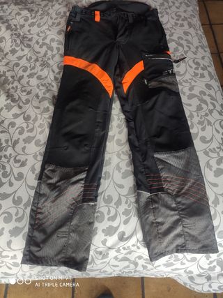 Pantalones Anticorte de segunda mano en WALLAPOP