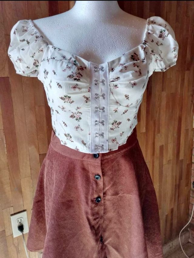 Camisa blanca flores