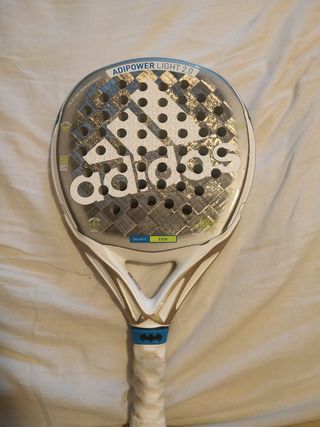 Pala Adidas adipower light 2.0 de segunda mano por 95 EUR en Seseña en  WALLAPOP