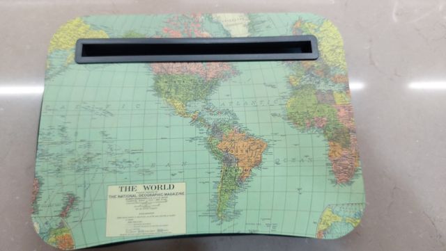 A estrenar, soporte para tablet mapa mundi