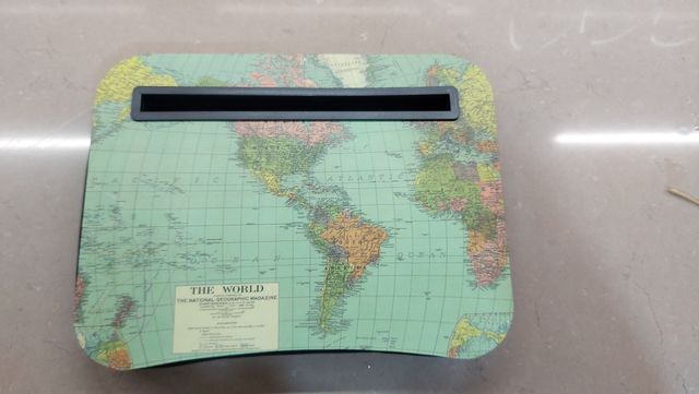 A estrenar, soporte para tablet mapa mundi