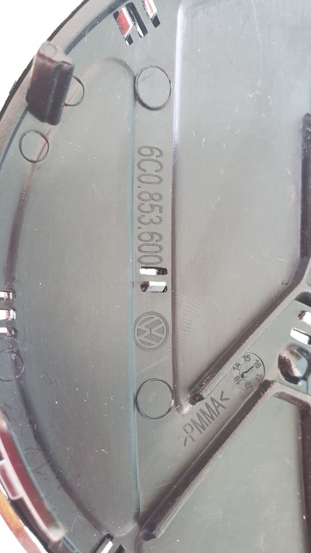 anagrama frontal VW Polo MK5