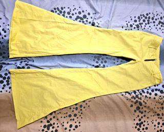 PANTALONES DE CAMPANA MOTOR de segunda mano por 40 EUR en Els Garrofers en  WALLAPOP