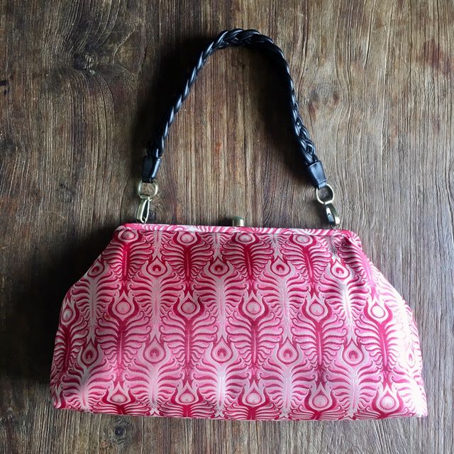 Borsa SHANGAI TANG con incastonatura in giada