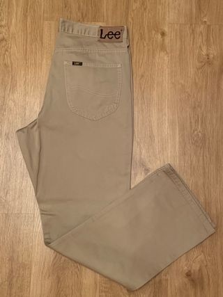 Vaqueros Lee Fits'em all. Talla W36 L34 de segunda mano por 58 EUR en León  en WALLAPOP