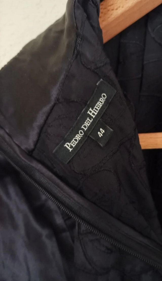 Vestido de seda de Pedro del Hierro talla 44 pero