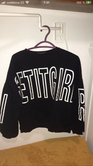 Sudadera negra de primark\\/\\/ talla 36 de segunda mano por 3 EUR en Madrid  en WALLAPOP