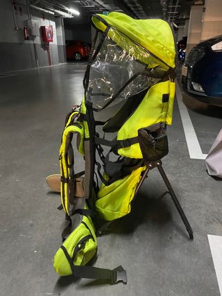 Silla trekking porta bebe de segunda mano por 75 EUR en Madrid en WALLAPOP