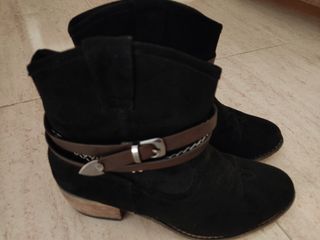 Botines con detalle cuerdas. de segunda mano por 10 EUR en Aranjuez en  WALLAPOP