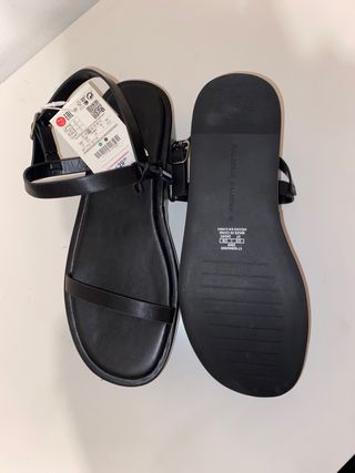 Sandalias negras plataforma Pull And Bear de segunda mano por 25 EUR en  Madrid en WALLAPOP