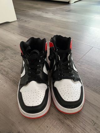 Zapatillas Nike Jordan niño número 37 de segunda mano por 35 EUR en Molino  de La Hoz en WALLAPOP