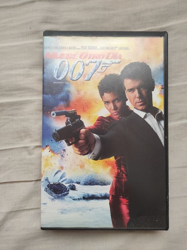 007 Muere otro día VHS