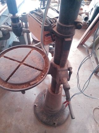 Taladro vertical de segunda mano por 300 EUR en Teruel en WALLAPOP