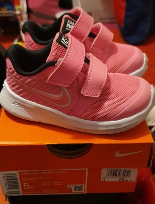 Zapatilla nike ,n°21 de segunda mano por 9 EUR en Bilbao en WALLAPOP