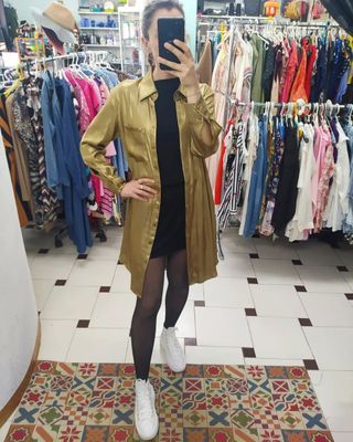Camisa Larga Oro Zara de segunda mano por 10 EUR en O Rosal en WALLAPOP