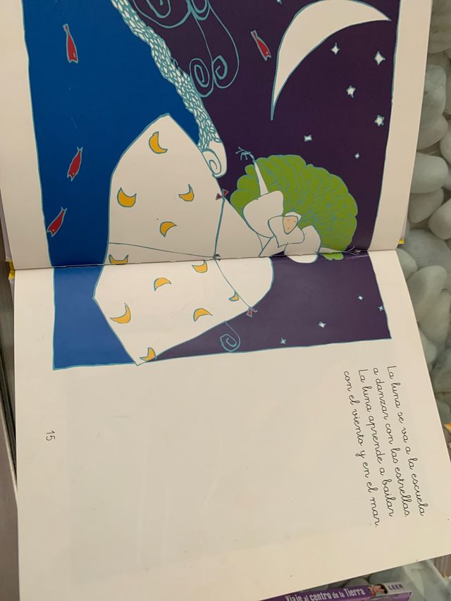 Libro ilustrado rimas de LUNA