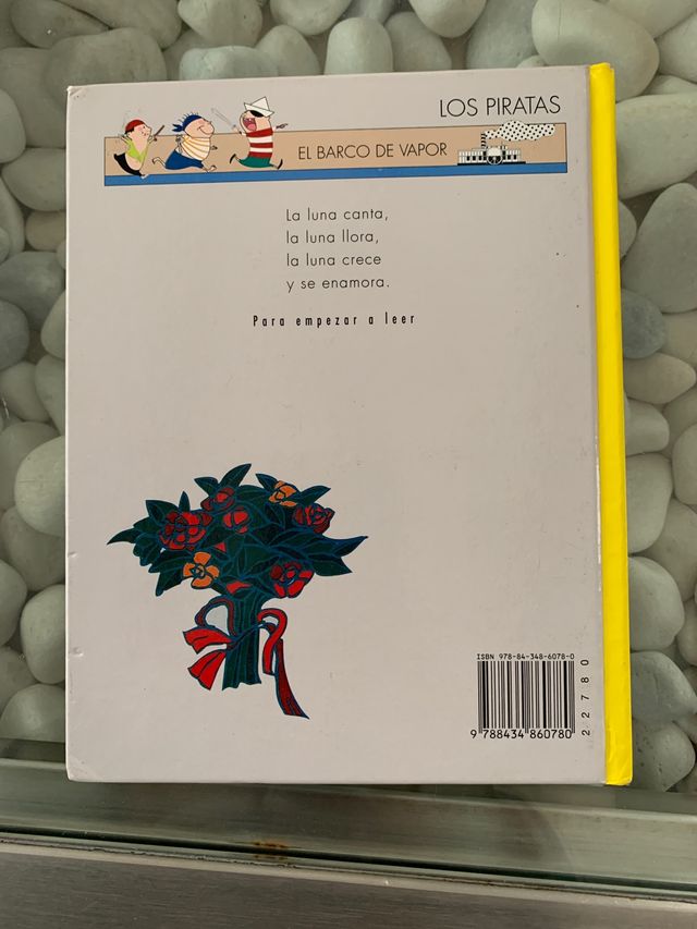 Libro ilustrado rimas de LUNA