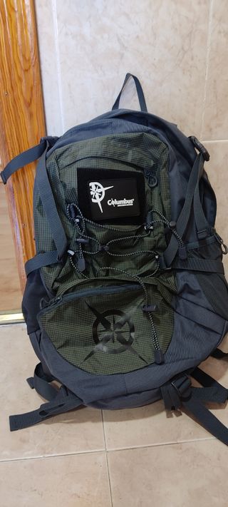 Mochila Columbus Russell 25l de segunda mano por 40 EUR en Fuenlabrada en  WALLAPOP