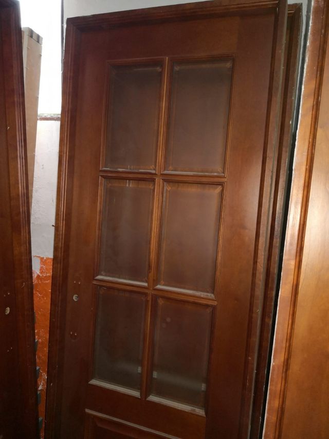 Puertas de madera de cerezo con cristal