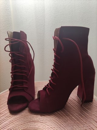 Tacones shein de segunda mano por 12 EUR en Almendralejo en WALLAPOP