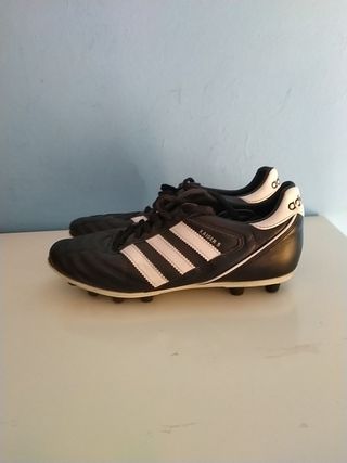 Botas futbol Adidas Kaiser 5 de segunda mano por 15 EUR en Gijón en WALLAPOP