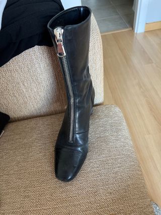 Botines cremallera delantera zara talla 38 de segunda mano por 15 EUR en  Madrid en WALLAPOP