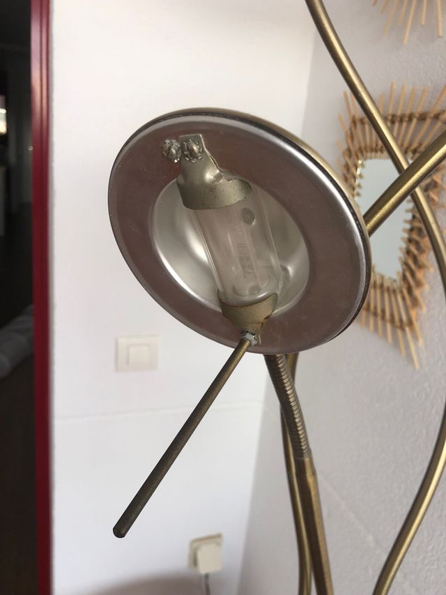 Lampara de pie con luz de lectura