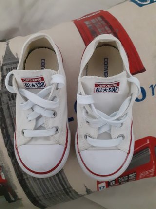 Converse blancas, talla 25 de segunda mano por 15 EUR en Tavernes Blanques  en WALLAPOP