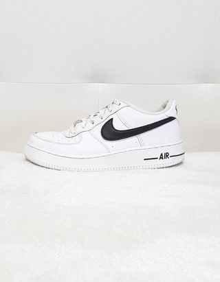 Zapatillas blancas Nike Air Force 1 ORIGINALES de segunda mano por 30 EUR  en Coslada en WALLAPOP