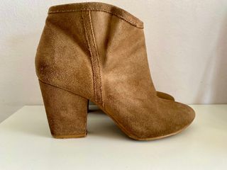 BOTINES ZARA CAMEL de segunda mano por 7 EUR en Finca El Jardinito en  WALLAPOP