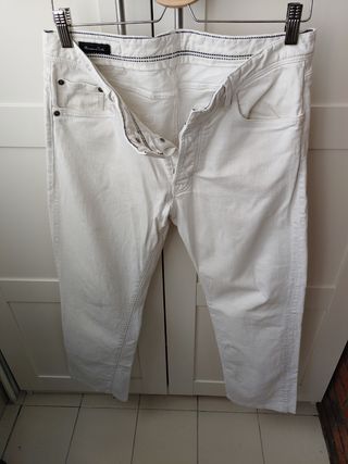 Pantalon blanco jean. Hombre. Massimo Dutti. T 42 de segunda mano por 10  EUR en Madrid en WALLAPOP