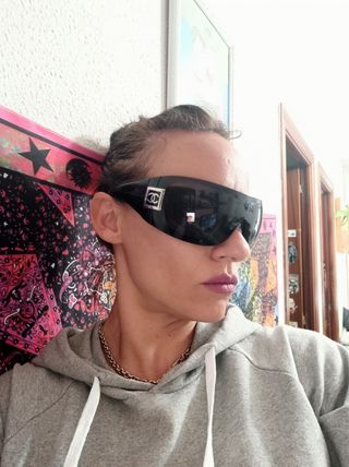 Gafas de sol pantalla grande, Chanel sin funda de segunda mano por 80 EUR  en El Prat de Llobregat en WALLAPOP