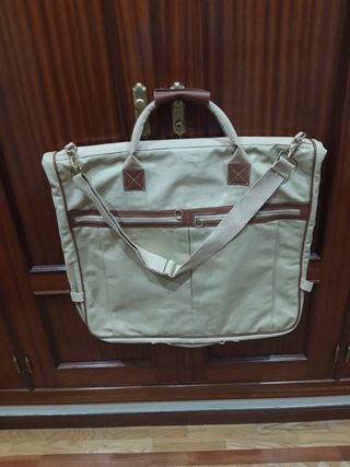 Portatrajes hombre. de segunda mano por 35 EUR en Illescas en WALLAPOP