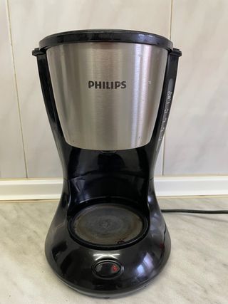 CAFETERA ELÉCTRICA PHILIPS de segunda mano por 10 EUR en Madrid en WALLAPOP