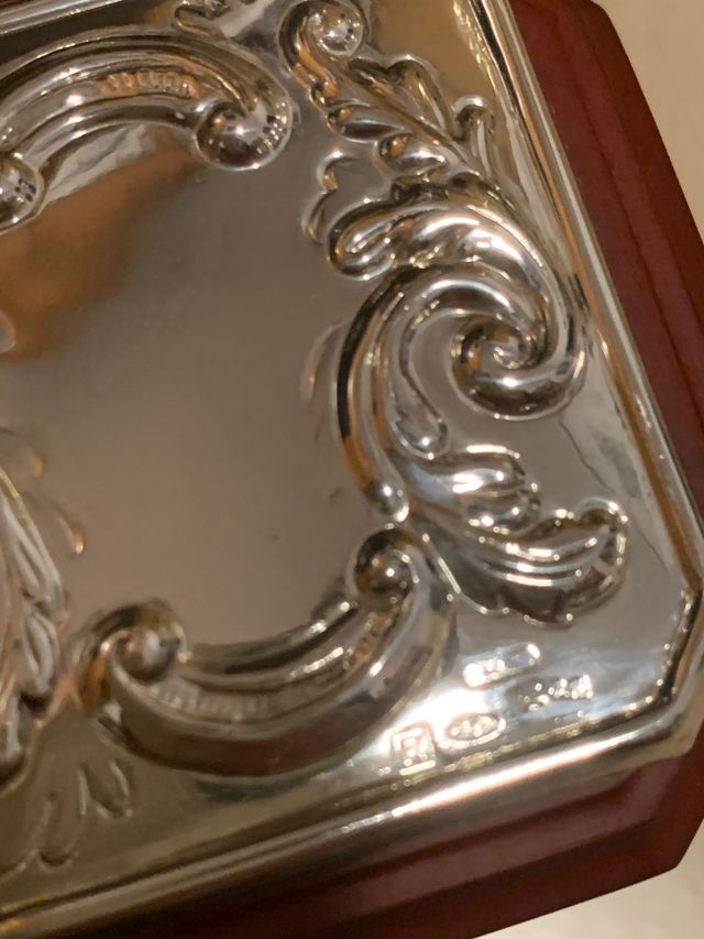 Reloj de mesa nuevo a estrenar