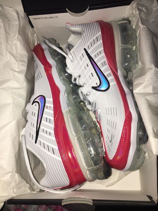 Zapatillas Nike VaporMax 760 de segunda mano por 160 EUR en Valladolid en  WALLAPOP