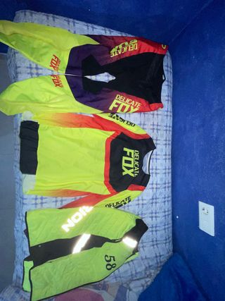 Equipación Motocross Fox de segunda mano por 70 EUR en Huelva en WALLAPOP