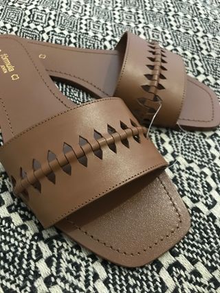 Sandalias Fórmula Joven de segunda mano por 39 EUR en Mairena del Aljarafe  en WALLAPOP