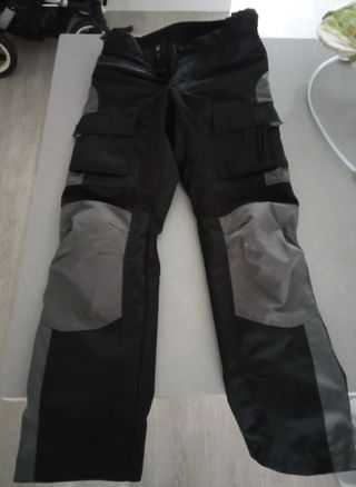 Pantalón moto hombre de segunda mano por 50 EUR en Oviedo en WALLAPOP
