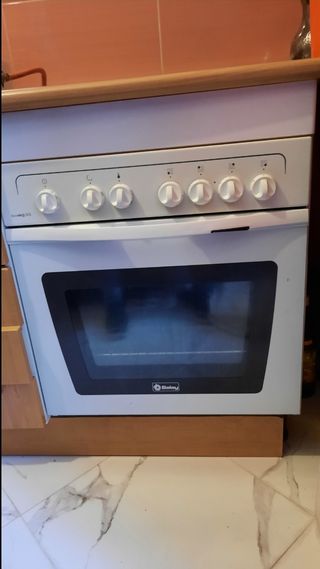 Horno y vitrocerámica de segunda mano por 80 EUR en Ciempozuelos en WALLAPOP