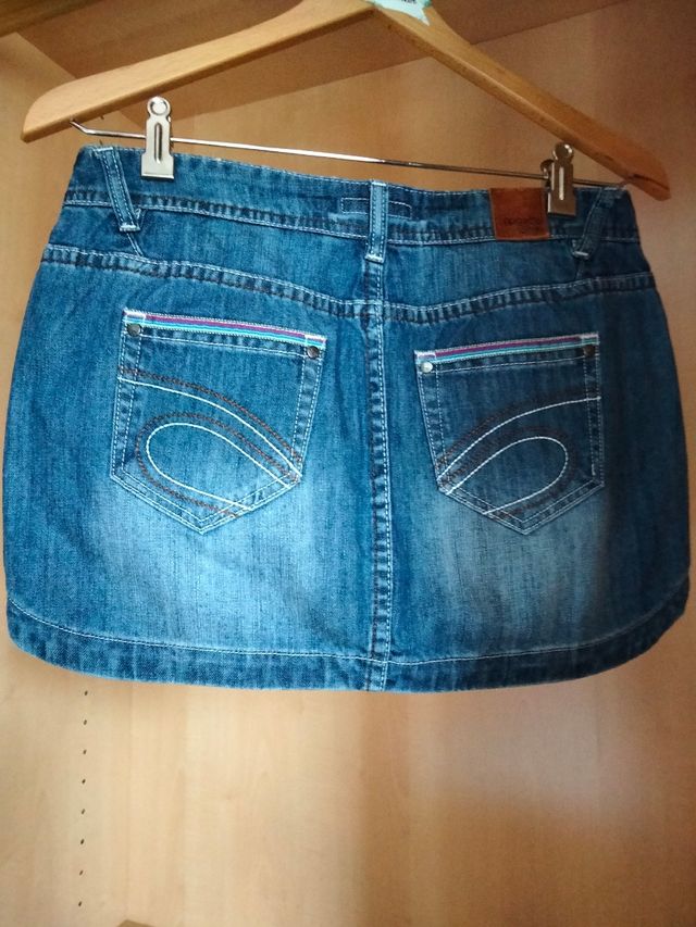 BLUSAS Y FALDAS "Rip Curl" "Roxy"