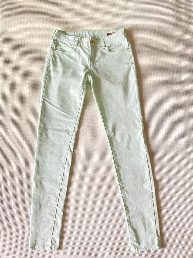 Pantalones azul turquesa claro