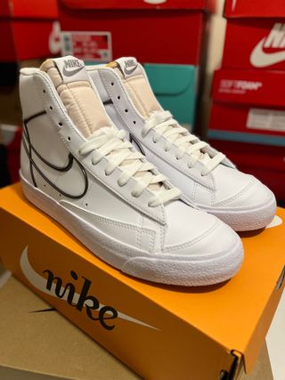 Nike Blazer Mid 77. Talla 42,5 de segunda mano por 130 EUR en Figueres en  WALLAPOP