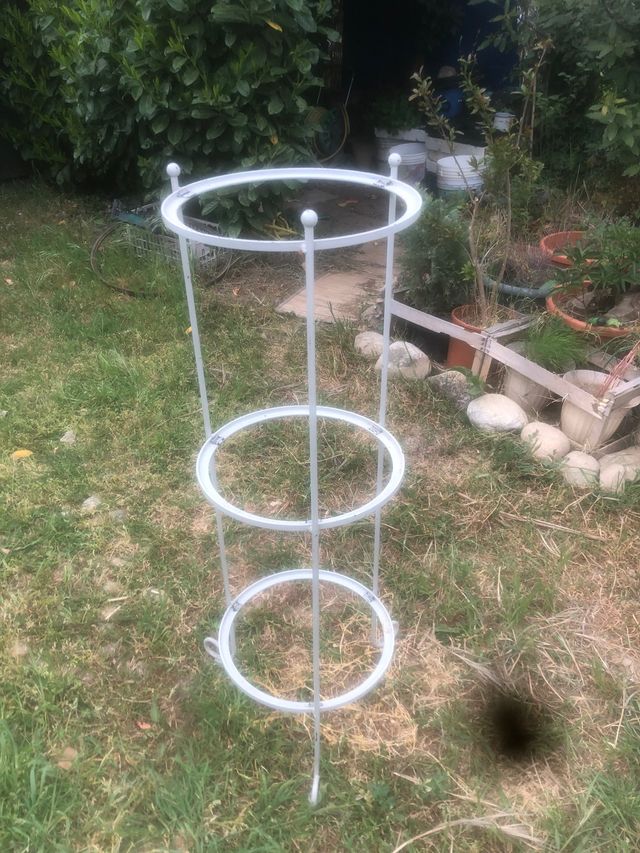 Portavasi in ferro verniciato per esterno ....