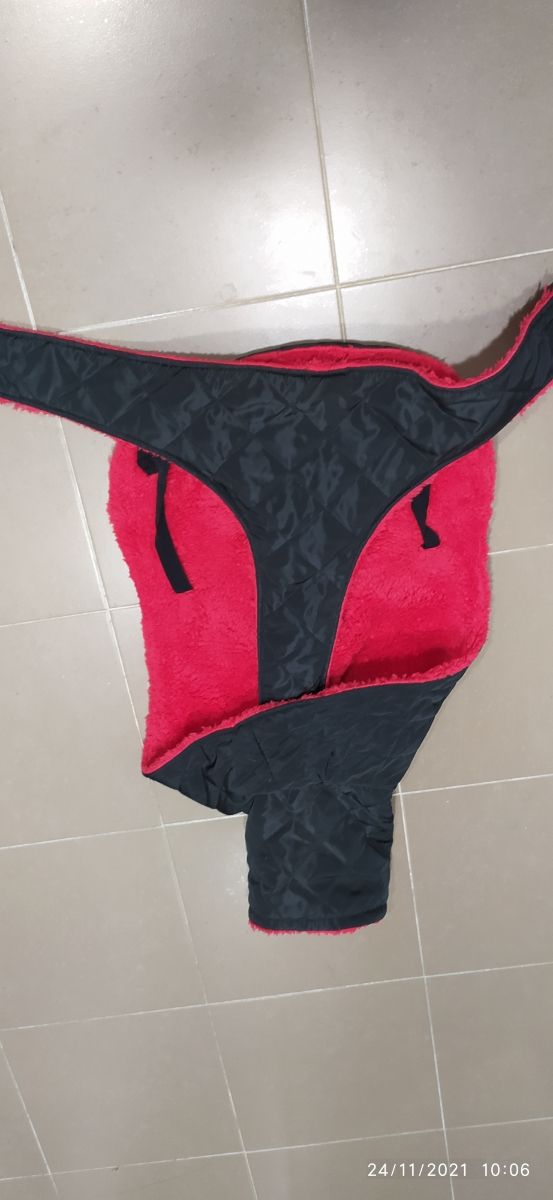 Abrigo para perro pequeño-mediano nuevo. 