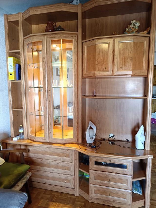 OPORTUNIDAD!!!:Mueble de salon vitrina con luz