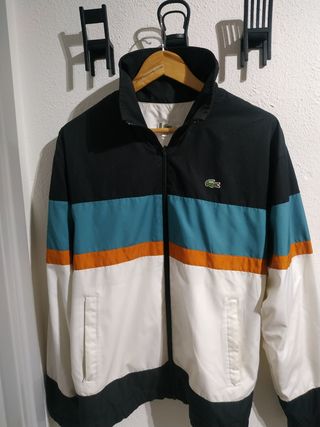 Chándal Lacoste de segunda mano por 75 EUR en Madrid en WALLAPOP