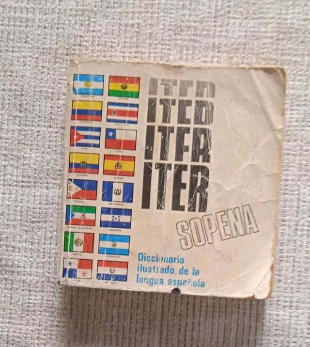 libro MEGA COCHES y diccionario EGB años 80