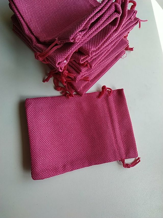 28 Bolsitas de lino con cordon