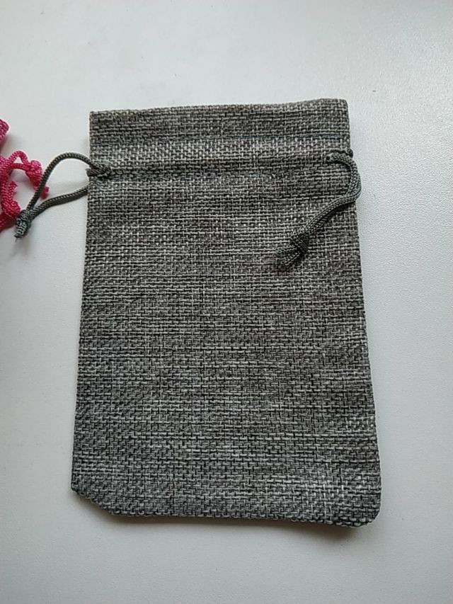 28 Bolsitas de lino con cordon